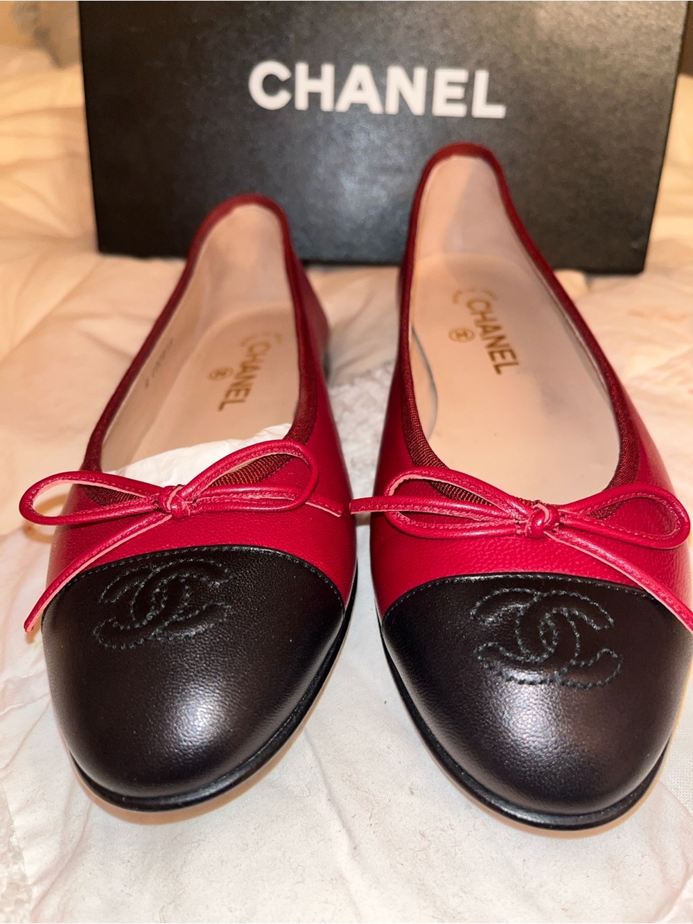 CHANEL 'Ballerines' Rouge et Noir Lambskin Flats - NEVER WORN - Size EU 38.5 - Picture 3 of 16